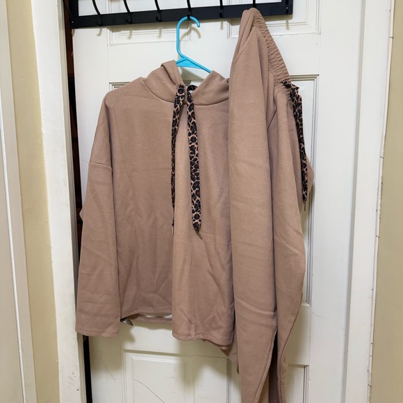 Women's Tan Sweater with Leopard Print Tie 2 piece set - Picture 4 of 11